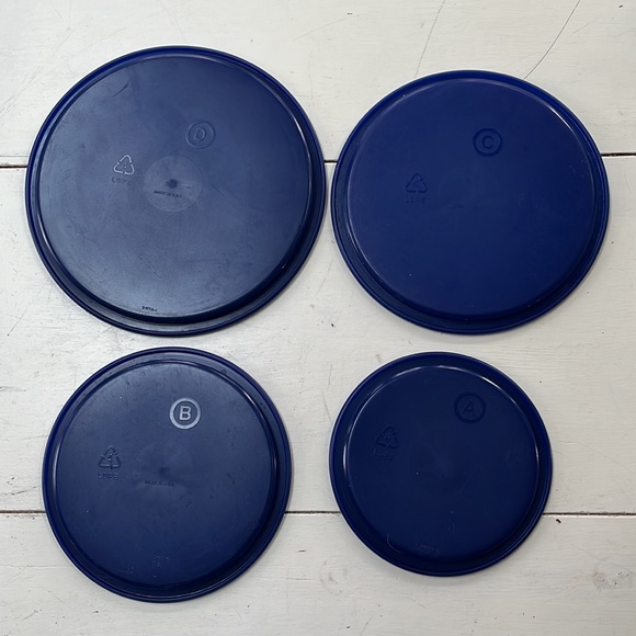 Tupperware Vintage One Touch - Set of 4 Nesting White Canisters Blue Seal - Picture 8 of 16